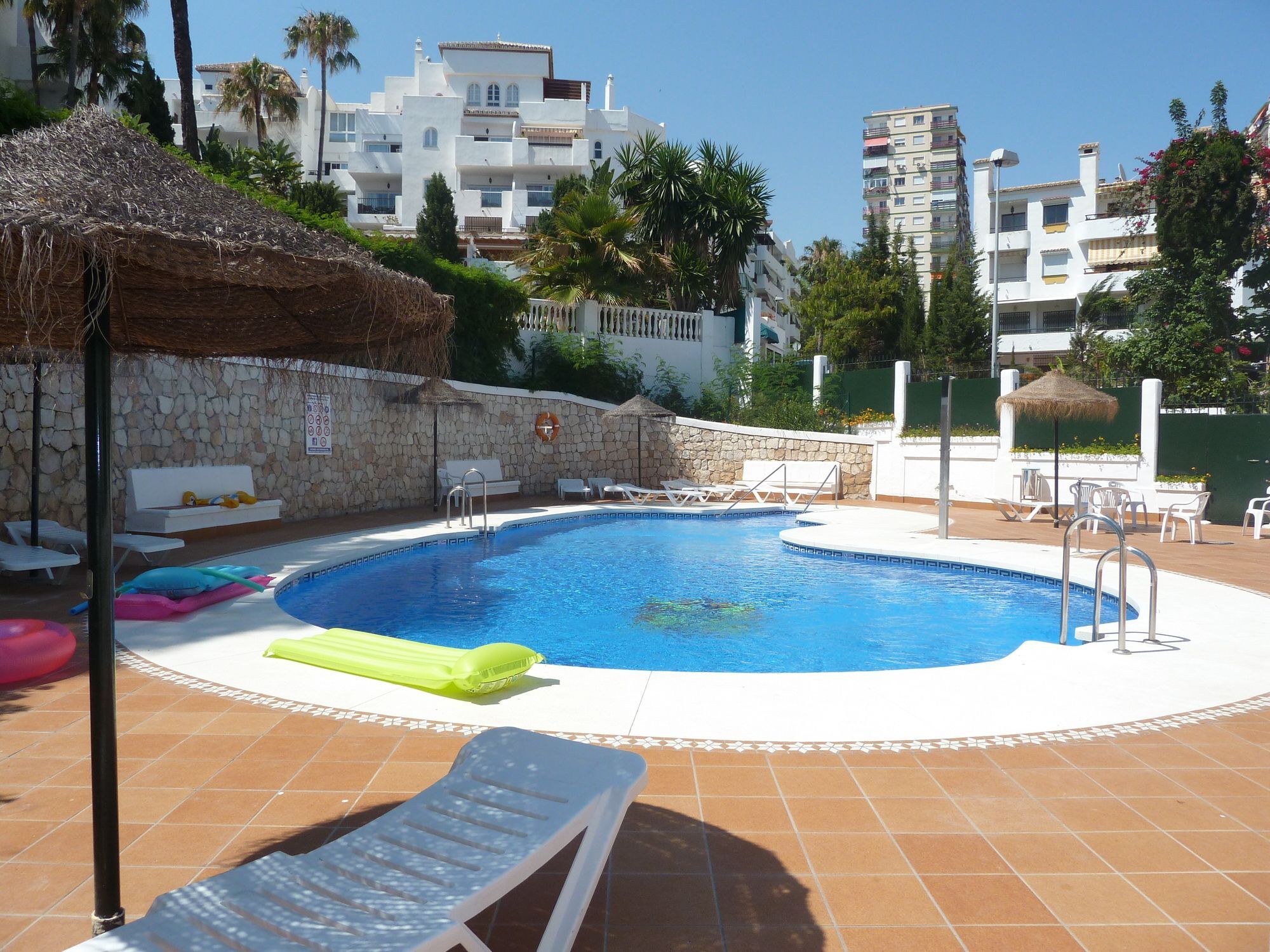 בנאלמדנה Apartamento Pueblo Quinta מראה חיצוני תמונה